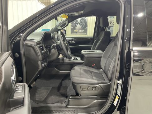 Used 2023 Chevrolet Suburban LS AWD/4WD image 2