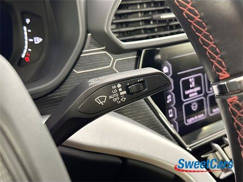 Used 2020 Lamborghini Urus Base image 21