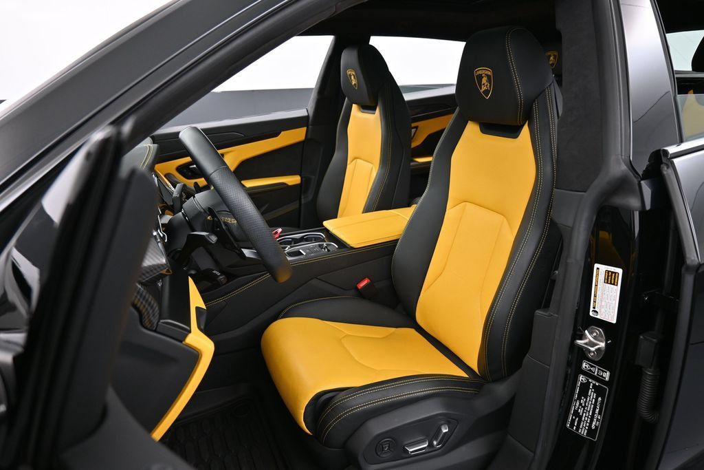 Used 2022 Lamborghini Urus AWD/4WD image 5