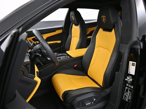 Used 2022 Lamborghini Urus AWD/4WD image 5