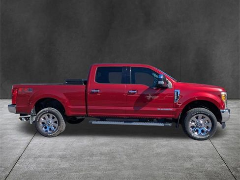 Used 2017 Ford F250 Lariat w/ Chrome Package image 3
