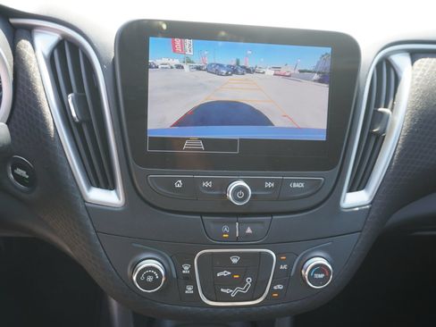 Used 2025 Chevrolet Malibu RS FWD image 4