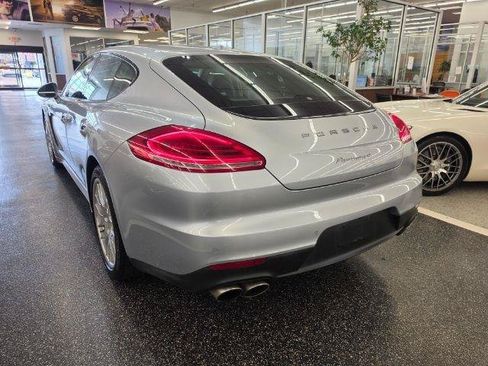 Used 2016 Porsche Panamera image 7