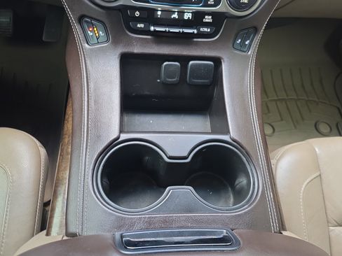 Used 2015 Chevrolet Tahoe LT image 24