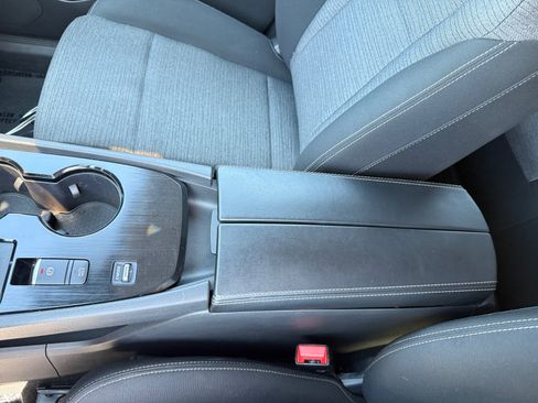 Used 2023 Nissan Rogue SV FWD image 14