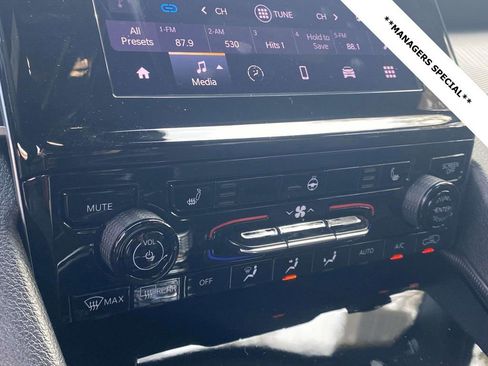 New 2025 Jeep Grand Cherokee Altitude image 48