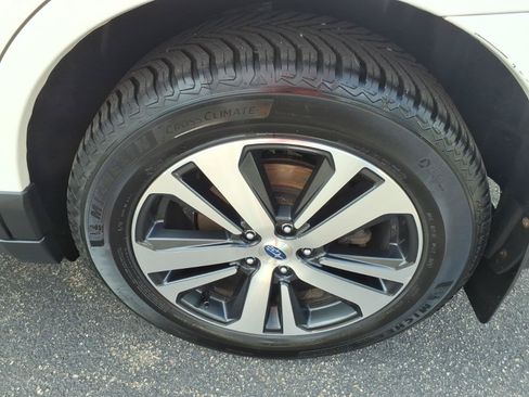 Used 2019 Subaru Outback 2.5i Limited AWD/4WD image 6