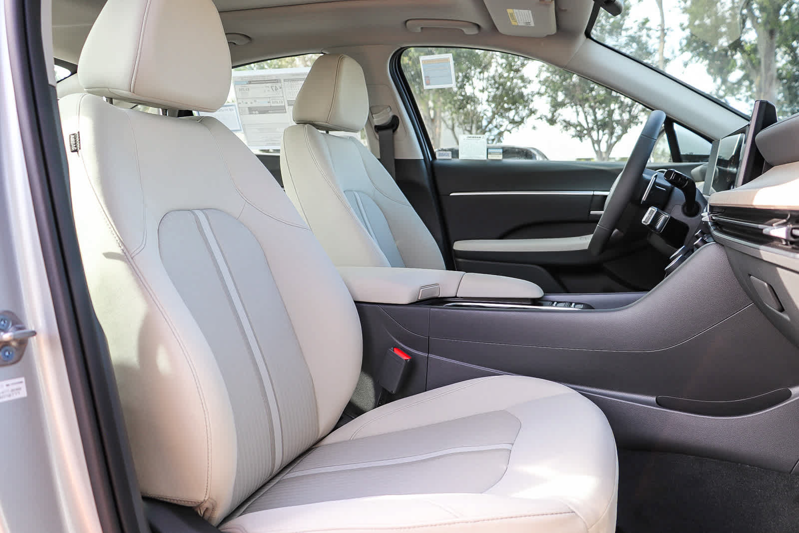 New 2026 Hyundai Sonata SEL FWD image 17
