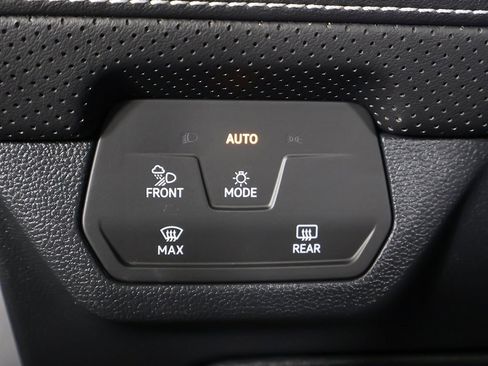 New 2024 Volkswagen Atlas Cross Sport SEL R-Line image 43