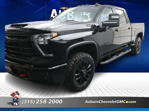 Used 2025 Chevrolet Silverado 2500 LT w/ Trail Boss Package AWD/4WD image 2
