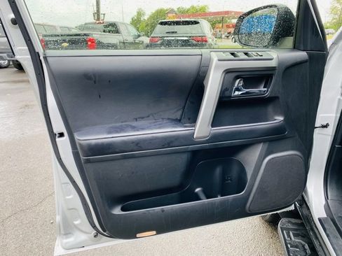 Used 2024 Toyota 4Runner SR5 image 23