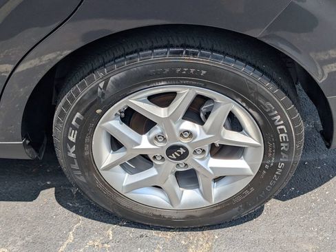 Used 2021 Kia Soul S FWD image 11