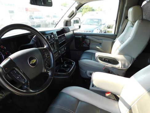 Used 2018 Chevrolet Express 2500 w/ Enhanced Convenience Package RWD image 49