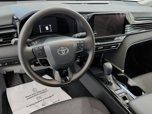 Used 2025 Toyota Camry LE AWD/4WD image 24