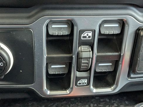 Certified 2023 Jeep Wrangler Unlimited Sport image 23