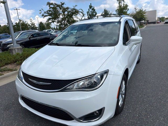 Used 2018 Chrysler Pacifica Touring-L FWD image 15