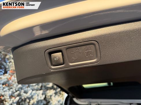 Used 2024 Ford Expedition Platinum image 41