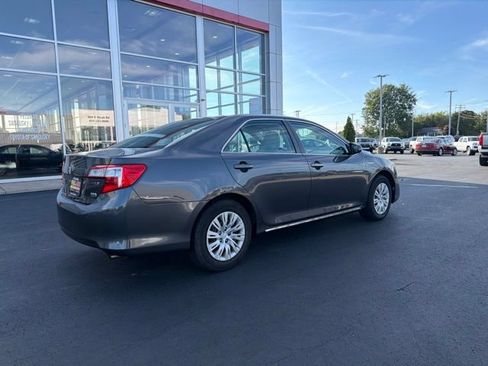 Used 2012 Toyota Camry LE FWD image 7