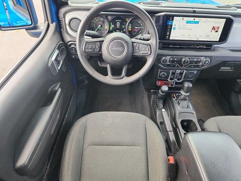 Used 2024 Jeep Wrangler Unlimited AWD/4WD image 11