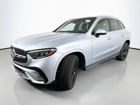 New 2025 Mercedes-Benz GLC 300 4MATIC image 3