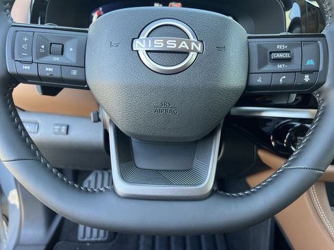 New 2026 Nissan Pathfinder Platinum FWD image 9