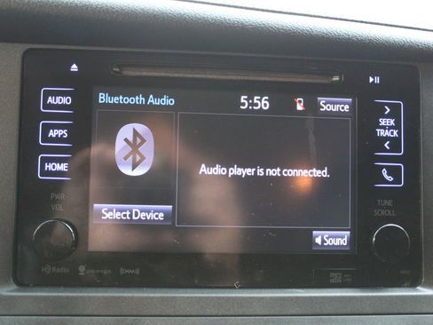 Used 2017 Toyota Sienna SE Premium image 16