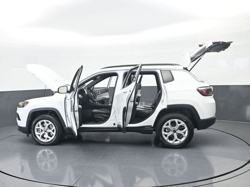 New 2026 Jeep Compass Latitude image 70