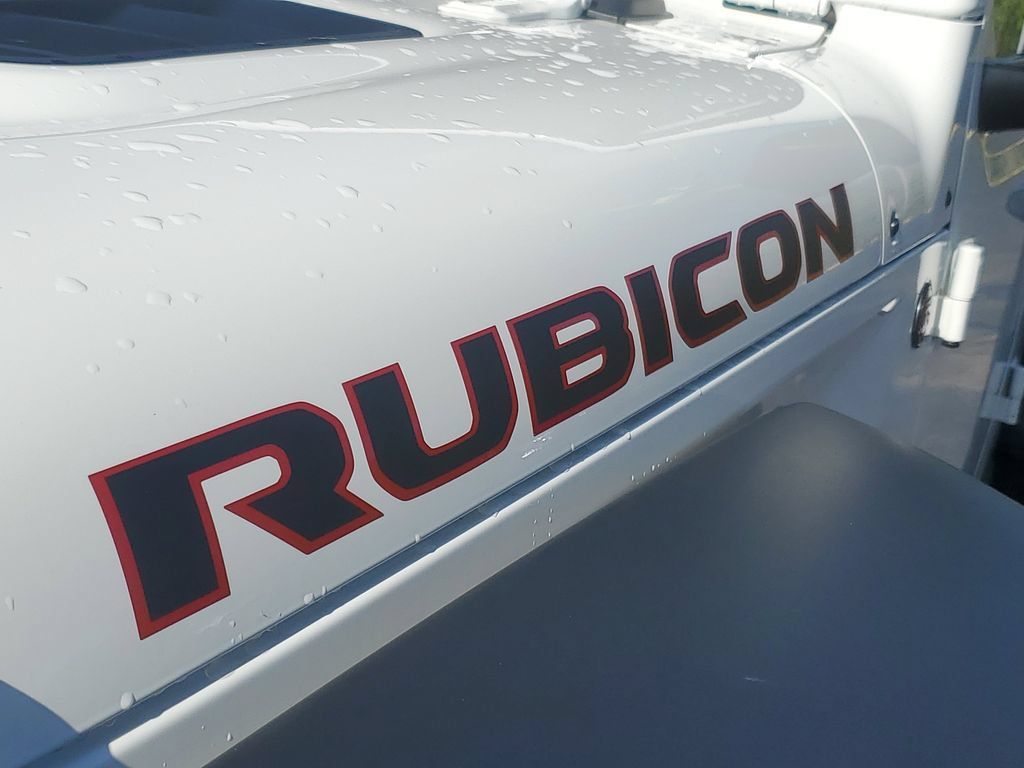 Used 2025 Jeep Wrangler Unlimited Rubicon AWD/4WD image 7
