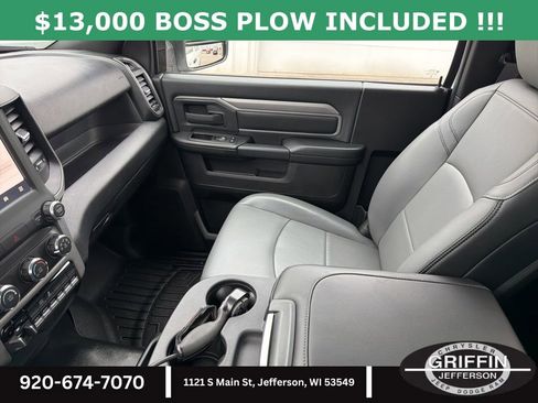 Used 2024 RAM 2500 Tradesman w/ Chrome Appearance Group image 27
