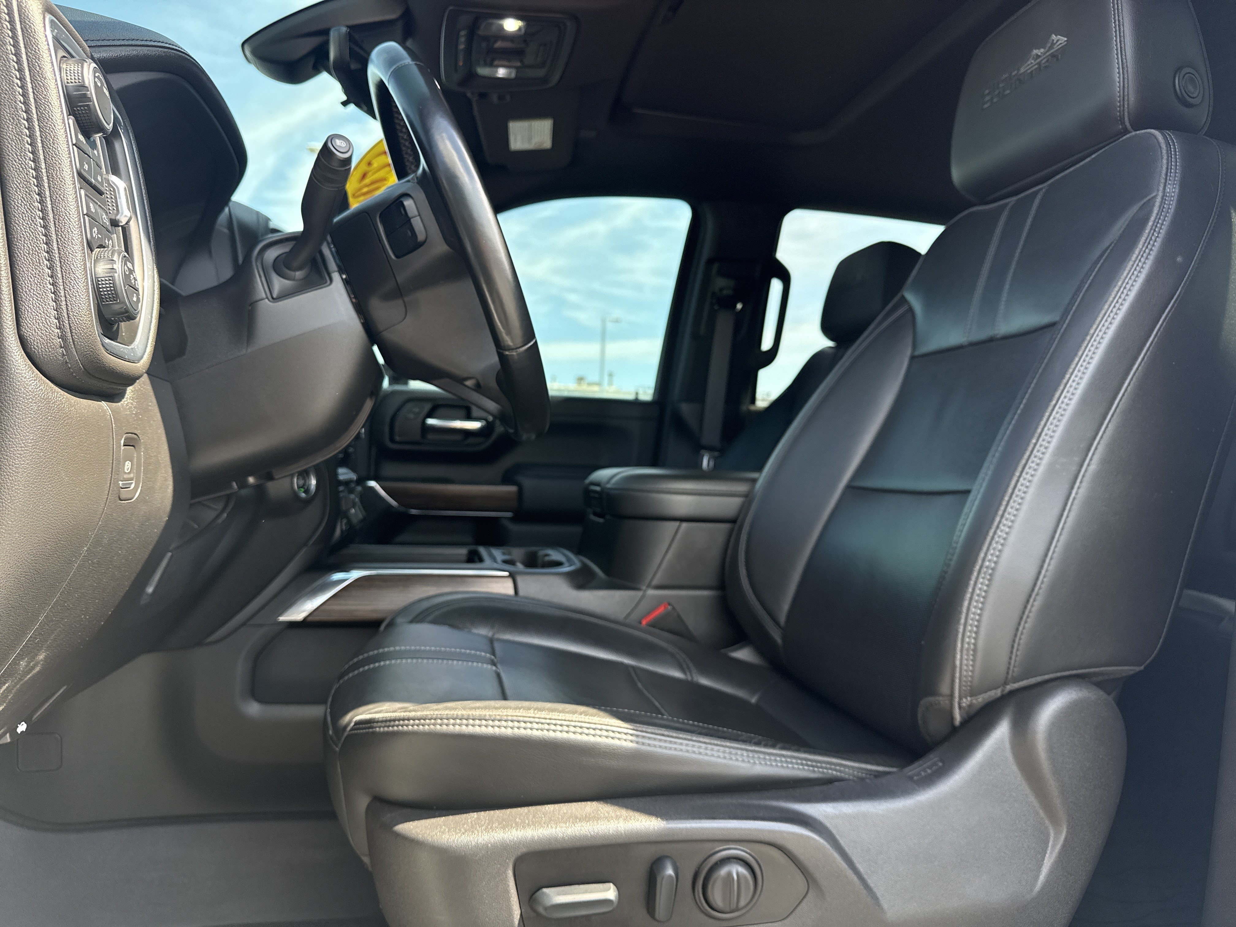 Used 2023 Chevrolet Silverado 2500 High Country w/ Technology Package AWD/4WD image 15