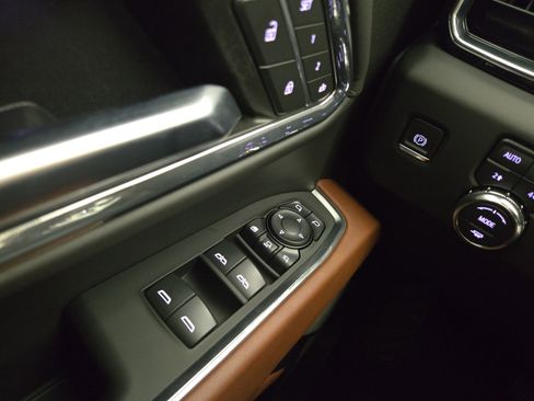 Used 2024 GMC Sierra 2500 Denali Ultimate image 32