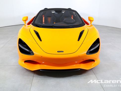 Used 2026 McLaren 750S Spider RWD image 5