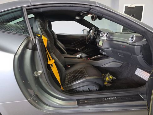 Used 2015 Ferrari California T image 14
