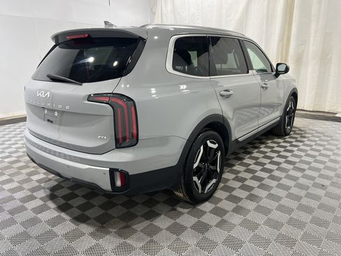 Used 2023 Kia Telluride EX AWD/4WD image 3