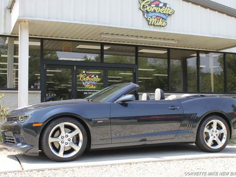 Used 2014 Chevrolet Camaro SS w/ RS Package RWD image 3