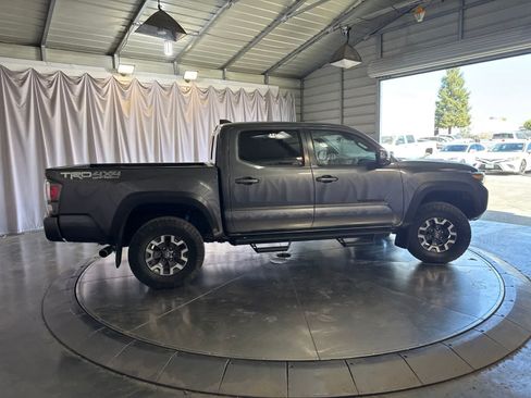 Used 2021 Toyota Tacoma TRD Off-Road w/ Technology Package AWD/4WD image 3