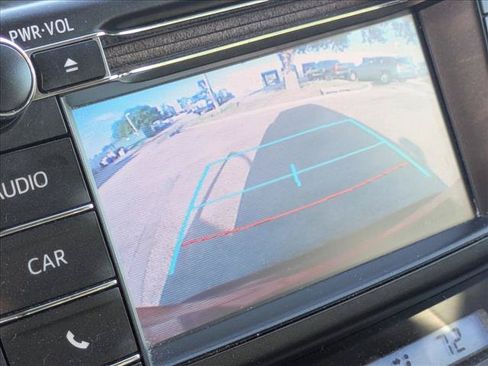Used 2018 Toyota RAV4 LE AWD/4WD image 10