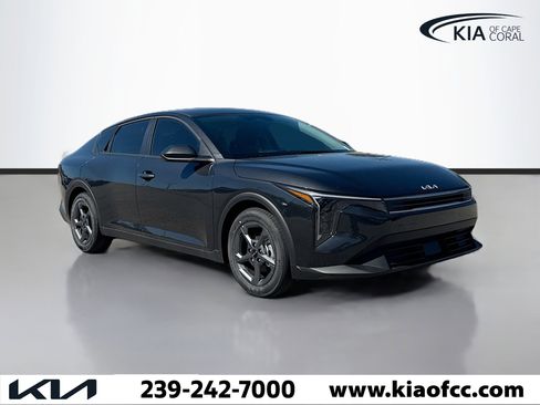 New 2025 Kia K4 LXS image 7