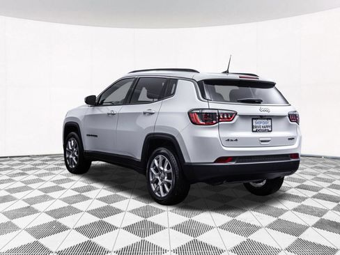 Used 2023 Jeep Compass Latitude AWD/4WD image 8