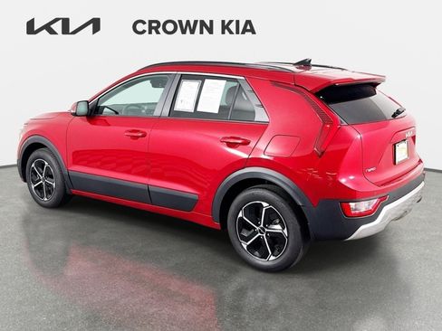 Certified 2025 Kia Niro EX FWD image 7