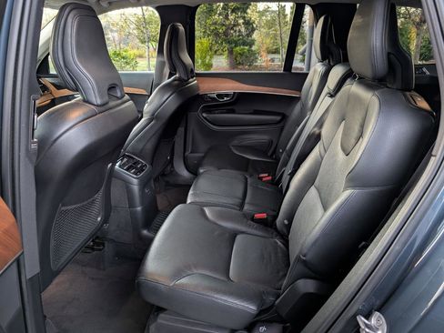 Used 2023 Volvo XC90 T8 Plus image 11