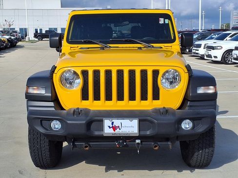 Used 2021 Jeep Wrangler Sport S image 4