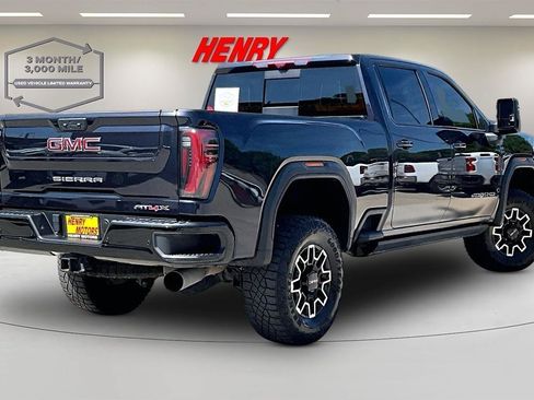 Used 2025 GMC Sierra 2500 AT4X AWD/4WD image 6