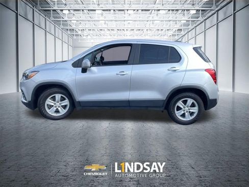 Used 2020 Chevrolet Trax LS w/ Tint and Cruise Package FWD image 5