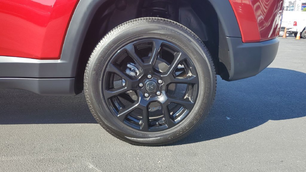 Used 2026 Jeep Compass Latitude AWD/4WD image 6