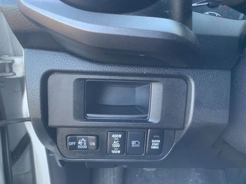 Used 2019 Toyota Tacoma TRD Off-Road image 17