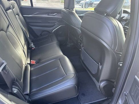 New 2025 Jeep Grand Cherokee Limited w/ Black Appearance Package image 15