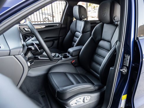 New 2026 Porsche Macan image 5