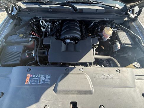 Used 2018 GMC Yukon XL SLT w/ Open Road Package image 12