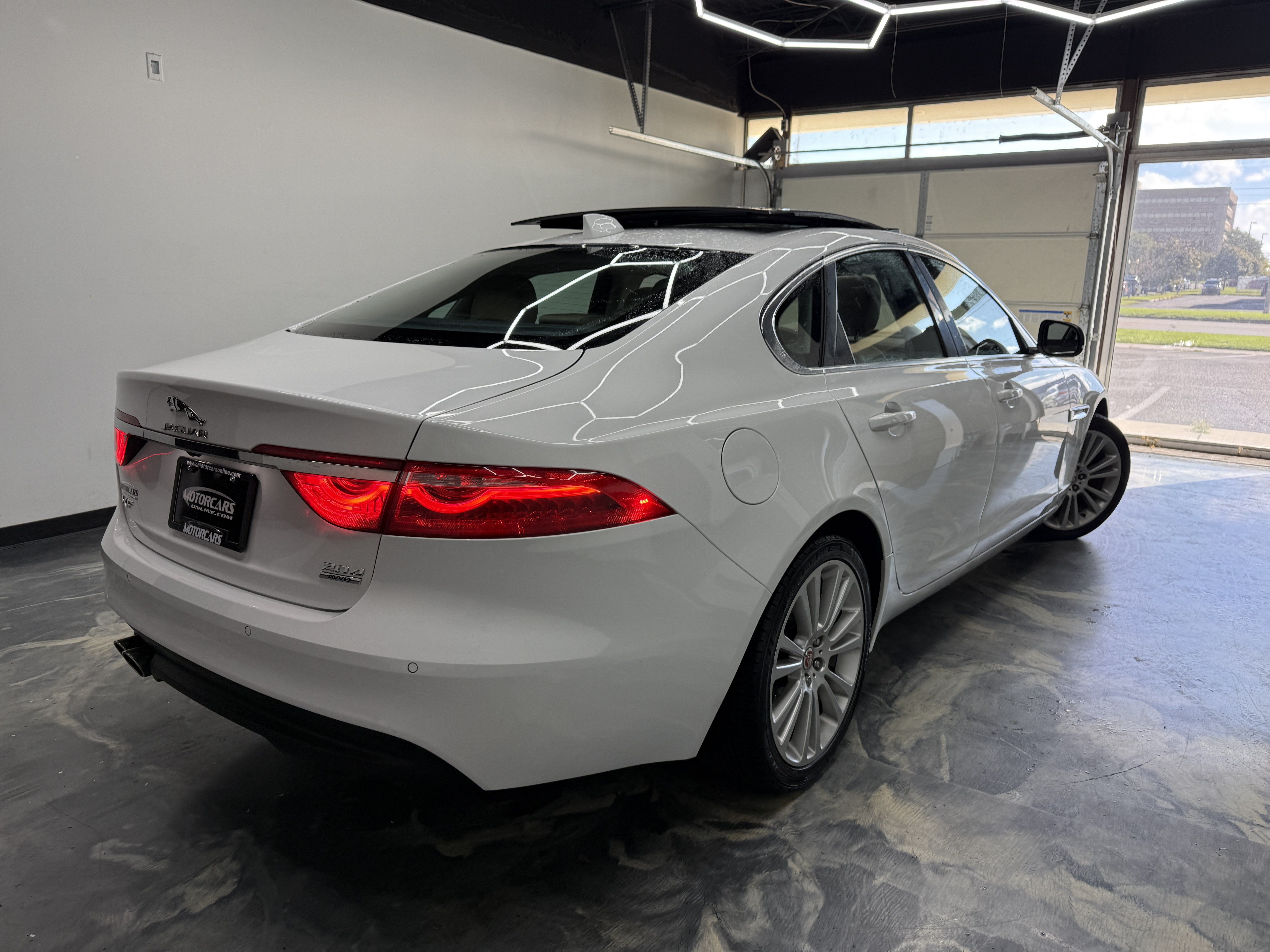 Used 2017 Jaguar XF Prestige AWD/4WD image 5